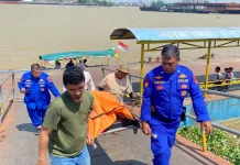 Polairud Polda Sumsel Evakuasi Dua Jenazah Korban Kecelakaan Air Sungai Baung