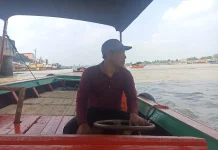 Penumpang Sepi, Sopir Ketek Sungai Musi Keluhkan Naiknya Harga BBM