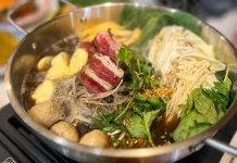 Jejak Kuliner Kuay Tiew Rua: Racikan Mi Perahu Khas Thailand
