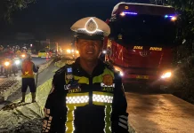 Pengecoran Jalan Dilanjutkan, Polisi Imbau Pengendara Tertib