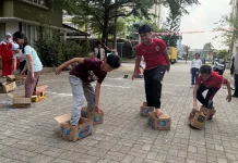 Makna Kemerdekaan Warga Springhill, Pererat Kekompakan