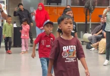 Lomba Kemerdekaan Meriahkan Perjalanan Penumpang Kereta di Stasiun Kertapati