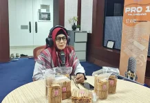 Menjadi Tradisi Keluarga, Kue Semprong Bisa Hidupi Azizah