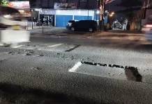 Jalan MP Mangkunegara Berlubang Viral, Pengendara Palembang Resah