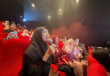 Tangis Haru Warnai Screening Film Baby Udon di Palembang