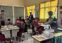 Polres Musi Rawas Bagikan Masker untuk Lindungi Kelompok Rentan