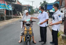 Antisipasi ISPA Akibat Karhutla, Dinkes OKI Distribusikan 32.200 Masker Gratis