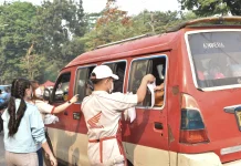 Astra Motor Sumsel Bagikan 5.000 Masker untuk Warga Terdampak Asap