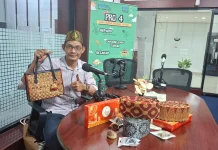 Kreativitas Syawaluddin Sulap Sisa Songket Jadi Tas dan Souvenir