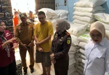 Wabup Banyuasin Sidak Kelangkaan Beras 5 Kg di Pasar