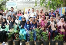 Serahkan Bantuan GSMP, Sekda Sumsel Dorong Warga Jadi Penghasil Pangan Mandiri