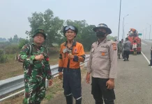 Polsek Pemulutan Bersama Tim Gabungan Perkuat Patroli dan Pemadaman Karhutla