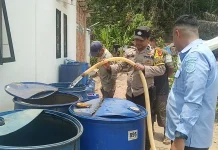 Kemarau Panjang, Polres Muba Salurkan 4.000 Liter Air Bersih ke Warga Sekayu