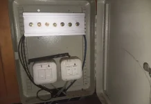 Mengenal Peran Panel Distribusi Listrik di Pusat Data