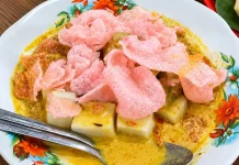 Lontong Padang, Sajian Gurih Penuh Rempah