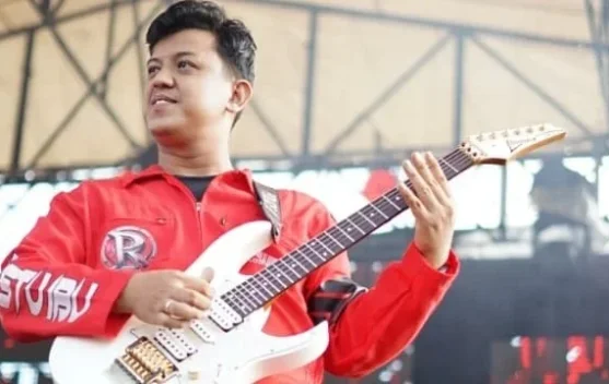 Ahmad Naufal Jalani Perjalanan Musik dari Rock hingga Gambus