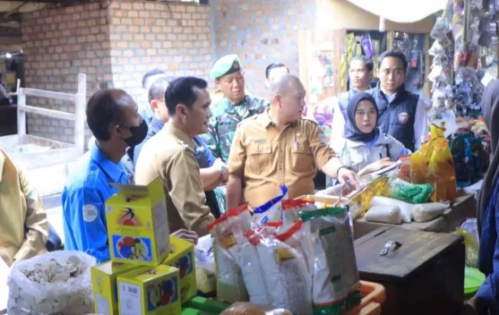 Pemkab OKU Selatan Sidak Pasar Saka Selabung jelang Iduladha