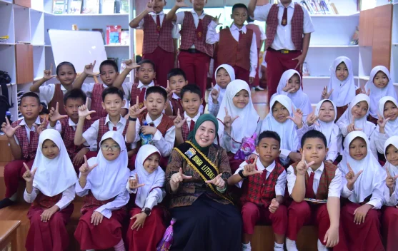 Bunda Literasi Kota Palembang Dewi Sastrani Ajak Orang Tua Bacakan Cerita 15 Menit