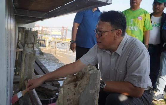 Sambut HUT, Pemkot Palembang Gerakan Pengecatan Rumah Ubah Wajah Tepian Musi