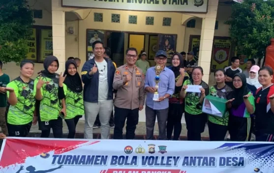 Tim Putri Desa Tanjung Batu Juarai Turnamen Voli Kapolsek Penukal Utara