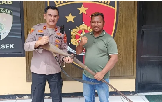 Dukung Operasi Senpi Musi, Warga Ogan Ilir Serahkan Senpi Rakitan
