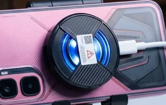 Smartphone Sering Panas? Cooler HP Bisa Jadi Solusi