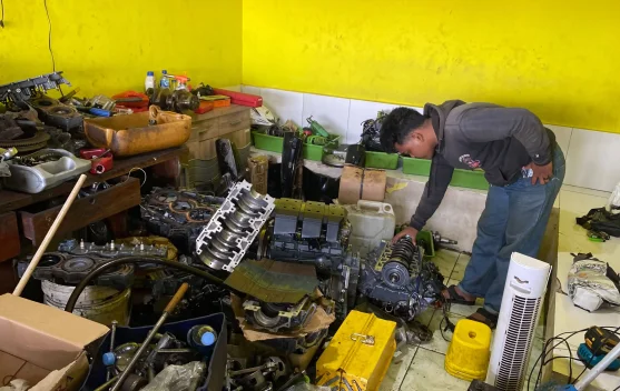 Bengkel PT Kelvin Jadi Andalan Perbaikan Speed Boat di Sungai Musi