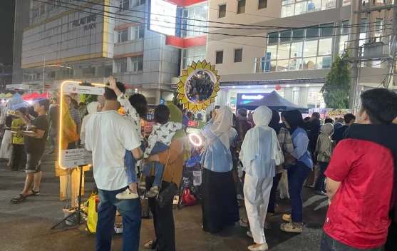 Jasa Foto Bayar Seikhlasnya Ramaikan Car Free Night Palembang