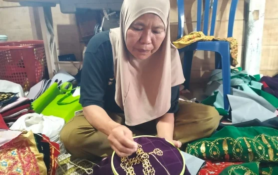 Menjaga Sulam Angkinan Palembang agar Tak Mati di Tanah Sendiri