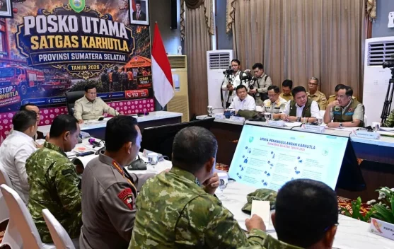Prabowo Perintahkan 'Ubi Bombing' untuk Padamkan Karhutla di Sumsel