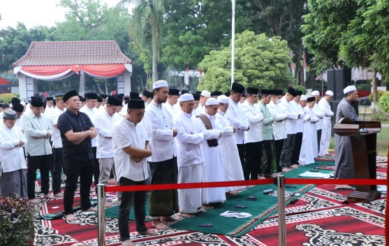 Palembang Gelar Sholat Istisqa di Tengah Ancaman Kabut Asap