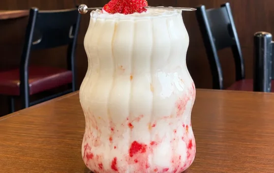 Menikmati Strawberry Milkshake dan Memahami Manfaatnya