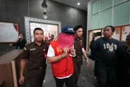 Usai Pulang Haji, Tersangka Korupsi KUR BSB Martapura Ditahan Kejati