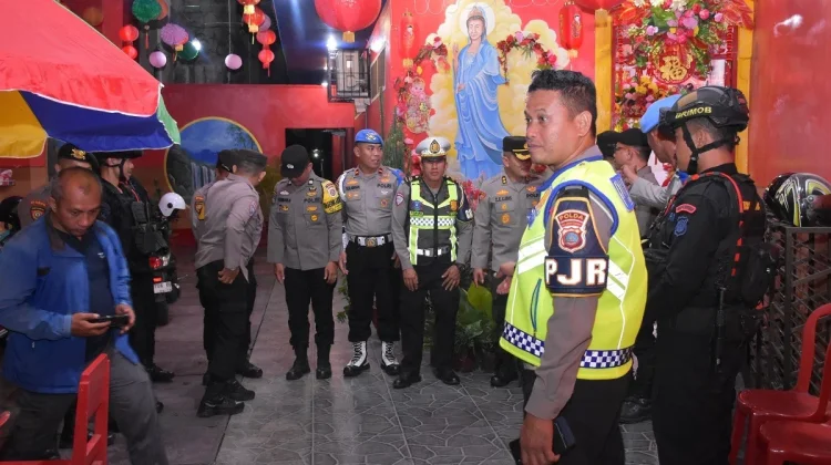 Polda Sulteng Sterilisasi  Klenteng dan Vihara Perayaan Imlek