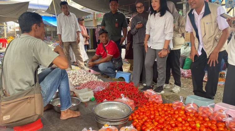 Polres Sigi Pantau Harga Pangan di Pasar Rakyat Bobo
