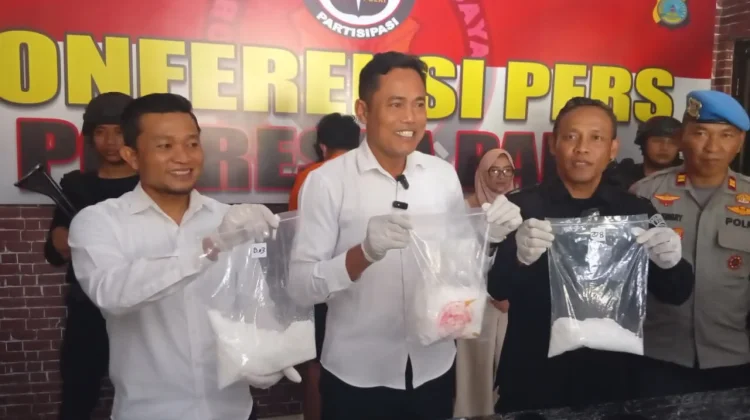 Polresta Palu Tangkap Kurir Sabu 1,9 Kg