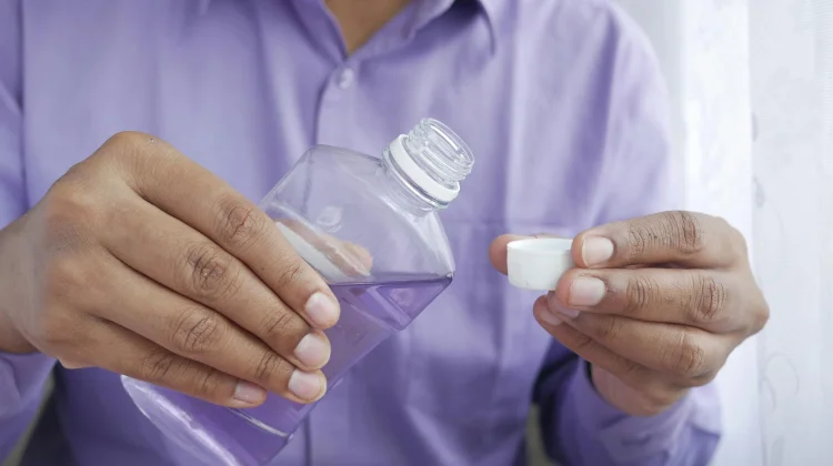 Obat Kumur Tepat Cegah Masalah Mulut