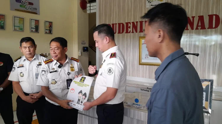 Imigrasi Palu Pindahkan 15 WNA Filipina ke Rudenim Manado
