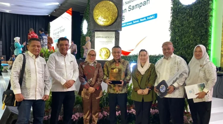 Kota Palu Raih Penghargaan Menuju Kota Bersih dari Menteri Lingkungan Hidup