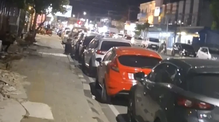 Arus Lalu Lintas  Padat Saat Waktu Berbuka Puasa