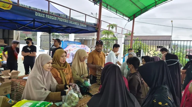 Warga Antusias Ikuti Gerakan Pangan Murah di Kelurahan Duyu