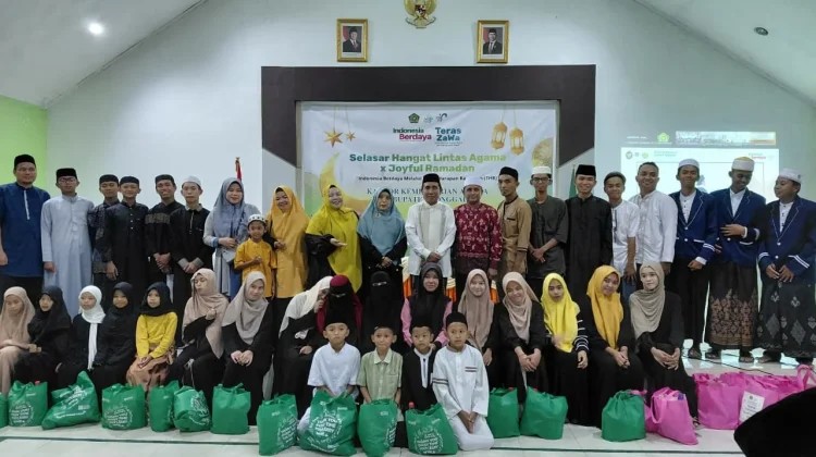 Kemenag Donggala Salurkan Ratusan Paket Bingkisan Ramadan