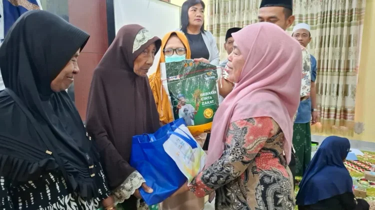 Kemenag dan BAZNAS Morowali Salurkan 100 Paket Bingkisan Ramadan
