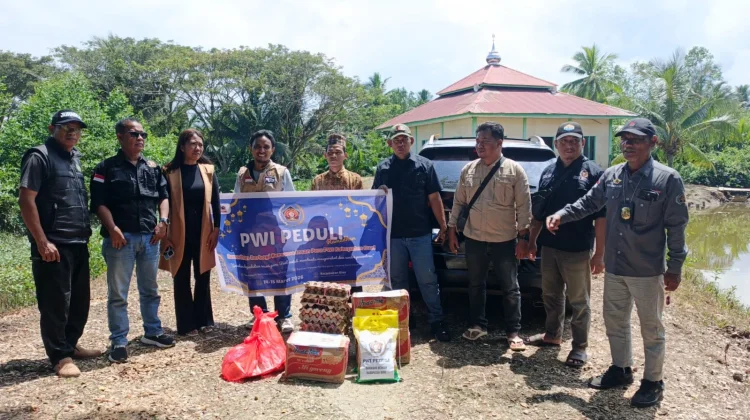 PWI Peduli Salurkan Bantuan Kepada Masyarakat dan Pesantren di Kabupaten Buol
