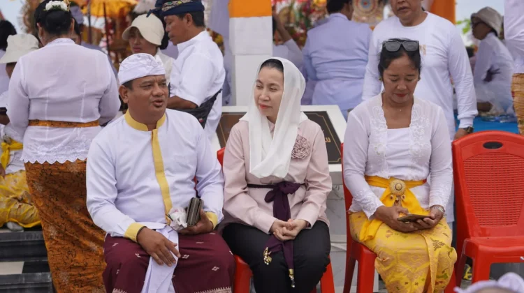 Wakil Wali Kota Palu Hadiri Ritual Melasti di Pantai Dupa Mamboro Palu