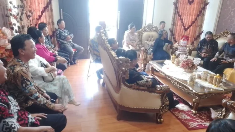 Hangatnya Silaturahmi Lintas Iman di Hari Raya