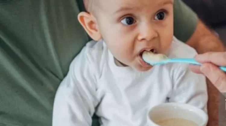 Lebaran Aman, Hindari Sembarangan Sentuh dan Suapi Anak