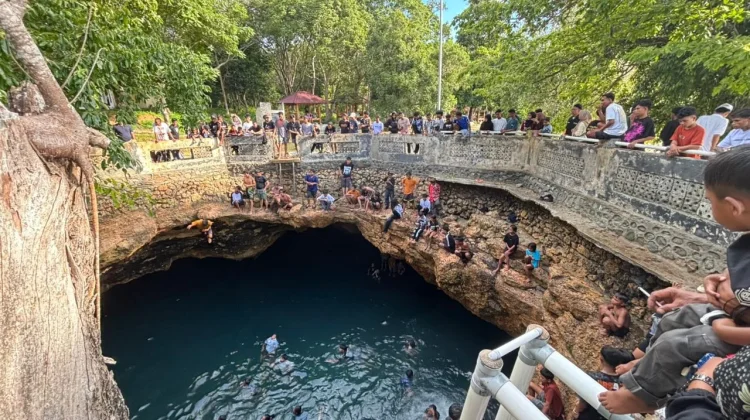 Akhir Libur Lebaran, Wisata Pusat Laut Donggala Dipadati Pengunjung