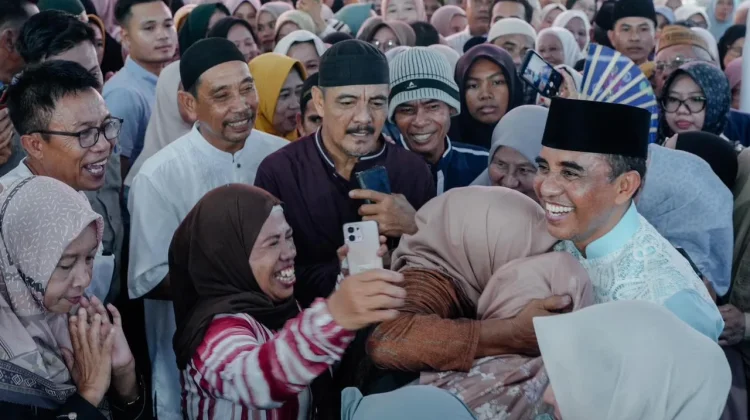 Senyum Bahagia Warga Wosu Iringi Halalbihalal Bersama Gubernur Sulteng
