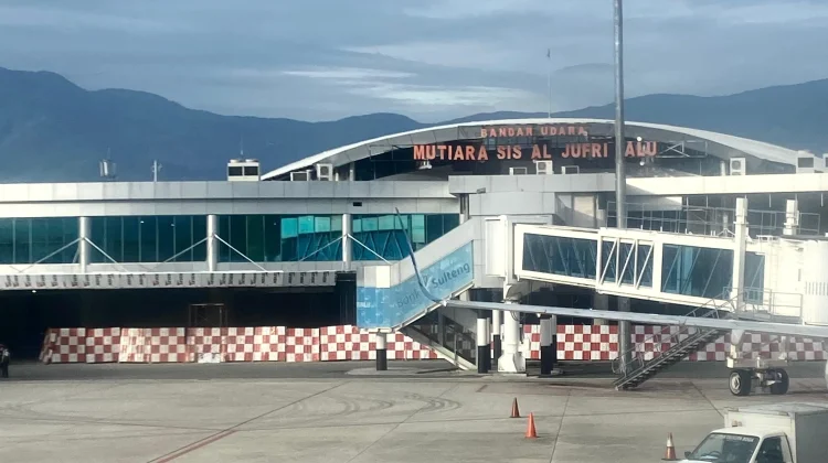 Jejak Perjalanan yang Tak Pernah Henti di Bandara Mutiara Sis Al-Jufri